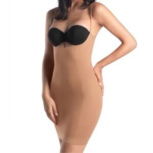 Hanro Natural Shape Open Bust Bodydress in Nude
Shaper Shapewear Slip Medium